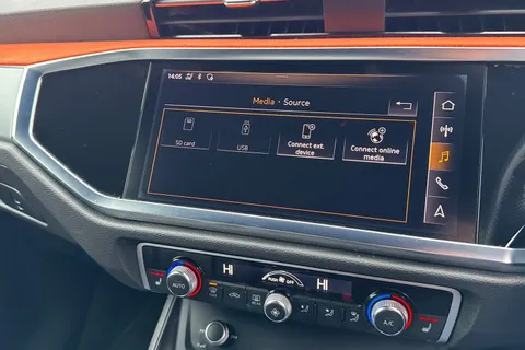 KY19OJV Audi Q3 2.0 TDI 35 S line quattro Euro 6 (s/s) 5dr Thumbnail #39