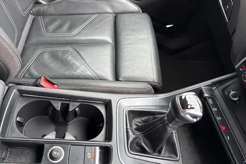 KY19OJV Audi Q3 2.0 TDI 35 S line quattro Euro 6 (s/s) 5dr Thumbnail #52