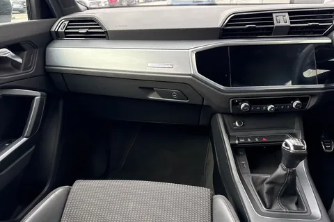 PX69YFM Audi Q3 2.0 TDI 35 S line quattro Euro 6 (s/s) 5dr Thumbnail #21