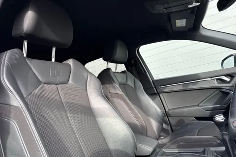 PX69YFM Audi Q3 2.0 TDI 35 S line quattro Euro 6 (s/s) 5dr Thumbnail #25