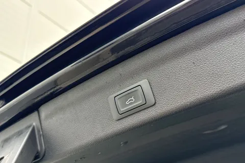 PX69YFM Audi Q3 2.0 TDI 35 S line quattro Euro 6 (s/s) 5dr Thumbnail #27