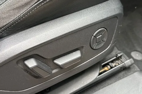 PX69YFM Audi Q3 2.0 TDI 35 S line quattro Euro 6 (s/s) 5dr Thumbnail #41