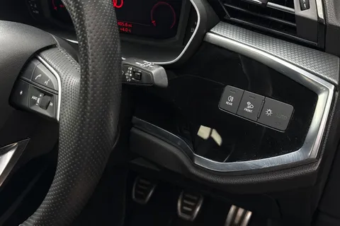 PX69YFM Audi Q3 2.0 TDI 35 S line quattro Euro 6 (s/s) 5dr Thumbnail #43