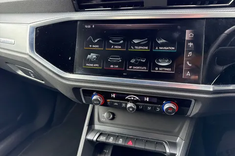 PX69YFM Audi Q3 2.0 TDI 35 S line quattro Euro 6 (s/s) 5dr Thumbnail #47