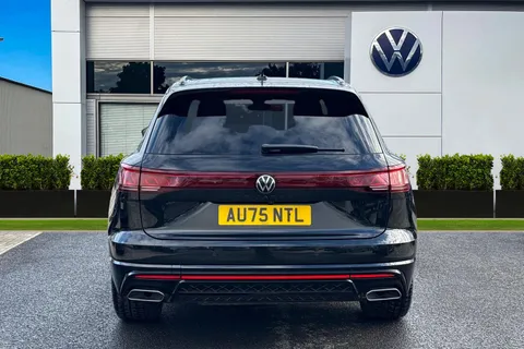 AU75NVT Volkswagen Touareg 3.0 V6 TDI 4Motion 286 Black Edition 5dr Tip Auto **TOW BAR** Thumbnail #4