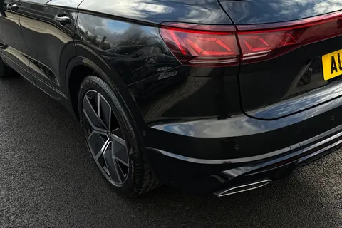 AU75NVT Volkswagen Touareg 3.0 V6 TDI 4Motion 286 Black Edition 5dr Tip Auto **TOW BAR** Thumbnail #8