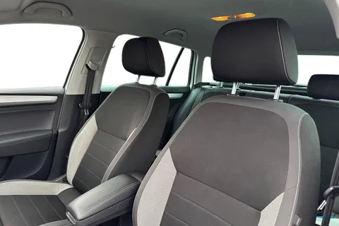 ML18EYR Škoda Rapid Spaceback 1.0 TSI SE Tech Euro 6 (s/s) 5dr Thumbnail #17