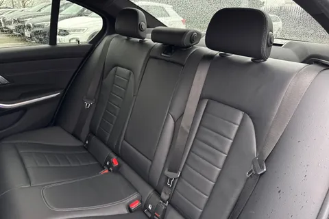 YG70VWA BMW 3 Series 2.0 320i M Sport Auto Euro 6 (s/s) 4dr Thumbnail #20