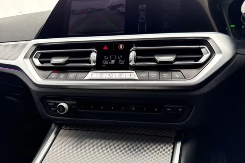 YG70VWA BMW 3 Series 2.0 320i M Sport Auto Euro 6 (s/s) 4dr Thumbnail #58