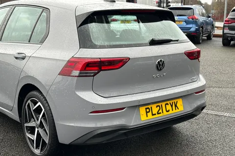 PL21CYK Volkswagen Golf 1.0 eTSI MHEV Life DSG Euro 6 (s/s) 5dr Thumbnail #9