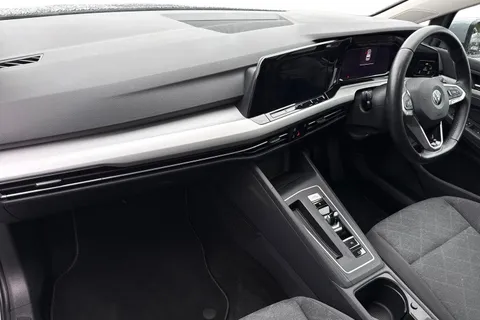 PL21CYK Volkswagen Golf 1.0 eTSI MHEV Life DSG Euro 6 (s/s) 5dr Thumbnail #16