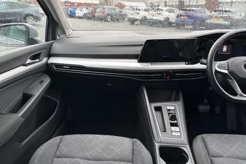 PL21CYK Volkswagen Golf 1.0 eTSI MHEV Life DSG Euro 6 (s/s) 5dr Thumbnail #21