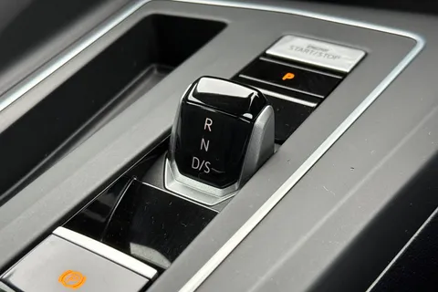 PL21CYK Volkswagen Golf 1.0 eTSI MHEV Life DSG Euro 6 (s/s) 5dr Thumbnail #24