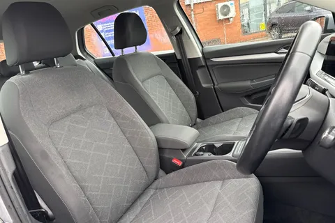 PL21CYK Volkswagen Golf 1.0 eTSI MHEV Life DSG Euro 6 (s/s) 5dr Thumbnail #25