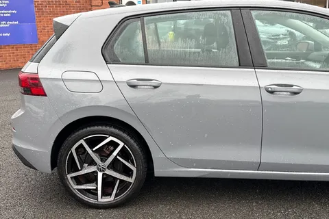 PL21CYK Volkswagen Golf 1.0 eTSI MHEV Life DSG Euro 6 (s/s) 5dr Thumbnail #30