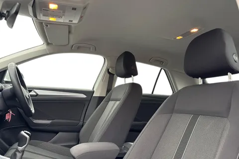 CX72YEF Volkswagen T-Roc 1.0 TSI Life Euro 6 (s/s) 5dr Thumbnail #17