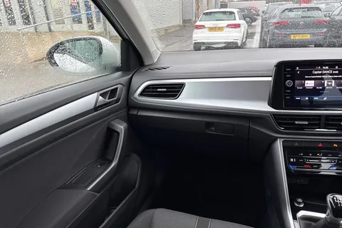 CX72YEF Volkswagen T-Roc 1.0 TSI Life Euro 6 (s/s) 5dr Thumbnail #21