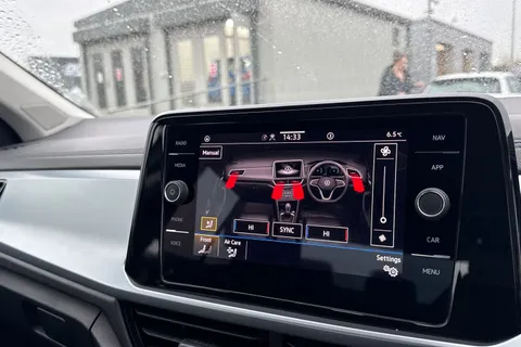 CX72YEF Volkswagen T-Roc 1.0 TSI Life Euro 6 (s/s) 5dr Thumbnail #23