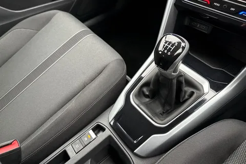 CX72YEF Volkswagen T-Roc 1.0 TSI Life Euro 6 (s/s) 5dr Thumbnail #24