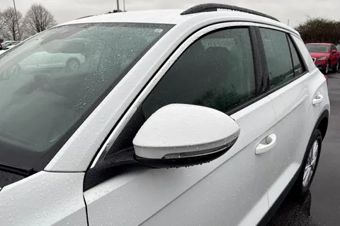 CX72YEF Volkswagen T-Roc 1.0 TSI Life Euro 6 (s/s) 5dr Thumbnail #31