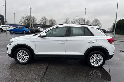 CX72YEF Volkswagen T-Roc 1.0 TSI Life Euro 6 (s/s) 5dr Thumbnail #32