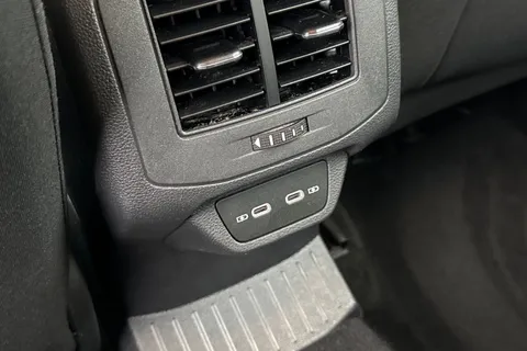 CX72YEF Volkswagen T-Roc 1.0 TSI Life Euro 6 (s/s) 5dr Thumbnail #38