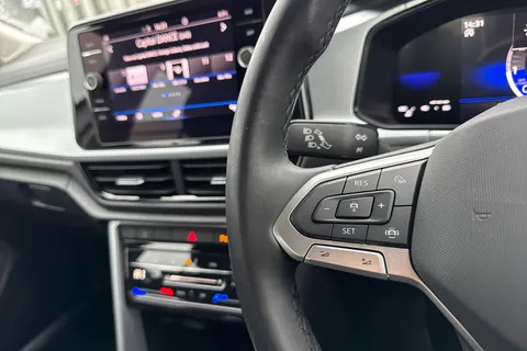 CX72YEF Volkswagen T-Roc 1.0 TSI Life Euro 6 (s/s) 5dr Thumbnail #39