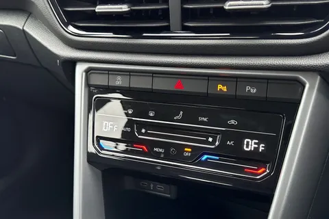 CX72YEF Volkswagen T-Roc 1.0 TSI Life Euro 6 (s/s) 5dr Thumbnail #53