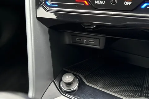 CX72YEF Volkswagen T-Roc 1.0 TSI Life Euro 6 (s/s) 5dr Thumbnail #54