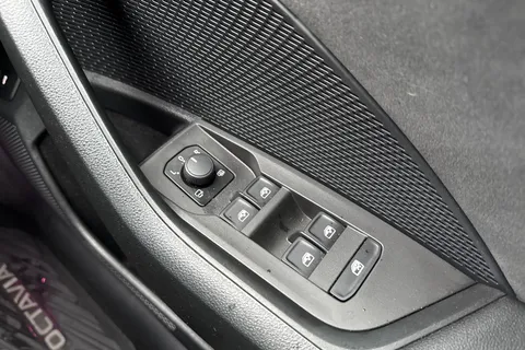 BD73TDU Škoda Octavia 1.4 TSI iV 13kWh vRS DSG Euro 6 (s/s) 5dr Thumbnail #26