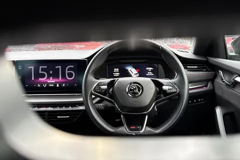 BD73TDU Škoda Octavia 1.4 TSI iV 13kWh vRS DSG Euro 6 (s/s) 5dr Thumbnail #43