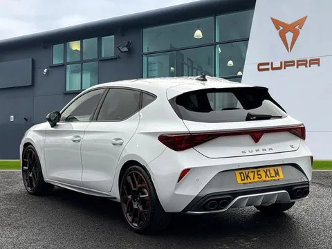 DK75XLM CUPRA Leon 2.0 TSI 300 VZ3 5dr DSG***PANORAMIC SUNROOF*** Thumbnail #2