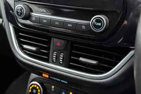 39 of 51 for Ford Fiesta 1.1 Ti-VCT Zetec Euro 6 (s/s) 5dr