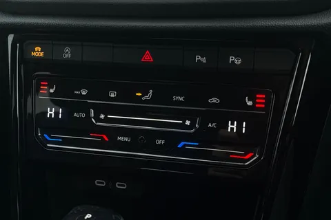 DK25ZKF Volkswagen T-Roc 2.0 TDI 150 EVO R-Line 5dr DSG **18' NEVADA ALLOYS** Thumbnail #23