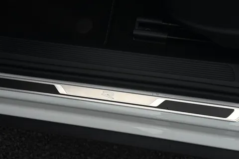 DK25ZKF Volkswagen T-Roc 2.0 TDI 150 EVO R-Line 5dr DSG **18' NEVADA ALLOYS** Thumbnail #34