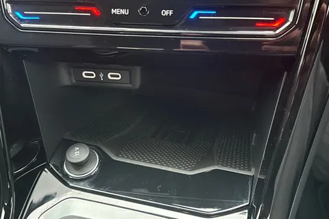 DK25ZKF Volkswagen T-Roc 2.0 TDI 150 EVO R-Line 5dr DSG **18' NEVADA ALLOYS** Thumbnail #39