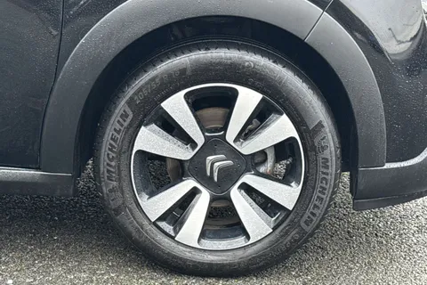 CF24ZPS Citroën C3 1.2 PureTech PLUS EAT6 Euro 6 (s/s) 5dr Thumbnail #10