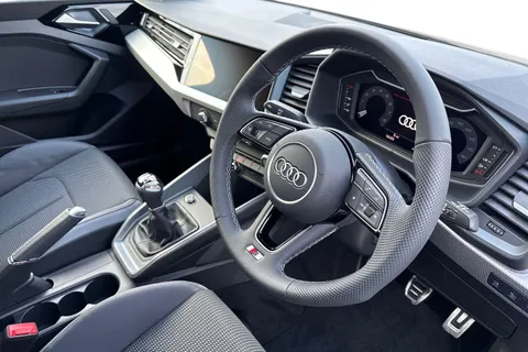  Audi A1 1.0 TFSI 30 S line Sportback Euro 6 (s/s) 5dr Thumbnail #14