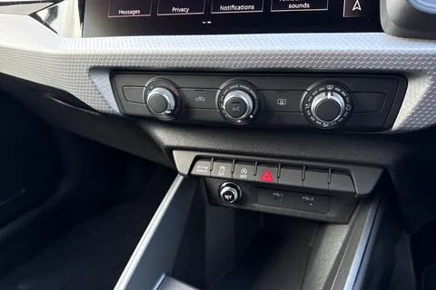  Audi A1 1.0 TFSI 30 S line Sportback Euro 6 (s/s) 5dr Thumbnail #45