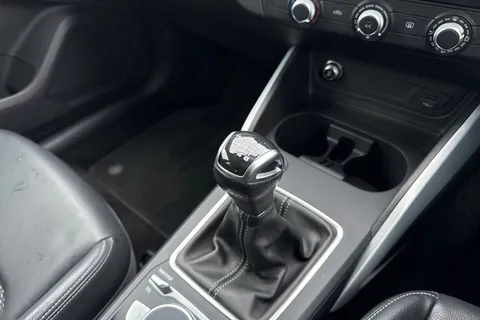 PL22AXH Audi Q2 S line 35 TFSI 150 PS 6-speed Thumbnail #24