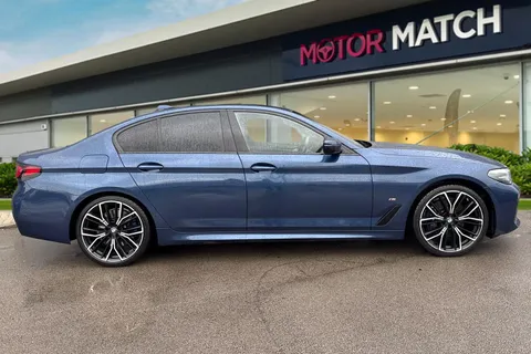 YA70BKG BMW 5 Series 2.0 520d MHT M Sport Steptronic Euro 6 (s/s) 4dr Thumbnail #4
