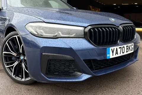 YA70BKG BMW 5 Series 2.0 520d MHT M Sport Steptronic Euro 6 (s/s) 4dr Thumbnail #9