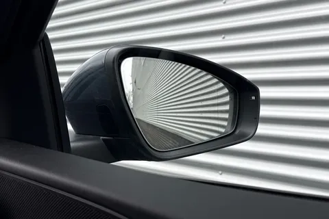 DN75NRL Audi Q6 E-Tron Q6 SUV S line e-tron quattro 285,00 kW Thumbnail #61