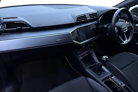 VE70XFK Audi Q3 1.5 TFSI CoD 35 S line Euro 6 (s/s) 5dr Thumbnail #16