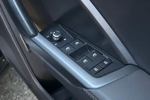 VE70XFK Audi Q3 1.5 TFSI CoD 35 S line Euro 6 (s/s) 5dr Thumbnail #22