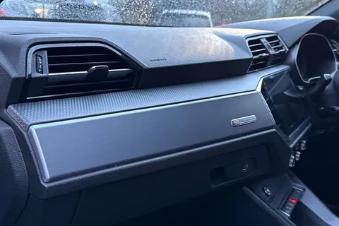 VE70XFK Audi Q3 1.5 TFSI CoD 35 S line Euro 6 (s/s) 5dr Thumbnail #42