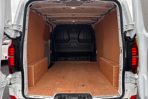 MF25HSZ Volkswagen Transporter 2.0 TDI 110 Commerce Plus Van Thumbnail #11