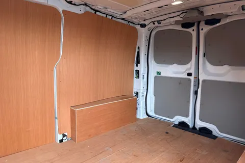 MF25HSZ Volkswagen Transporter 2.0 TDI 110 Commerce Plus Van Thumbnail #15