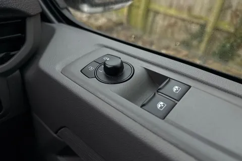 MF25HSZ Volkswagen Transporter 2.0 TDI 110 Commerce Plus Van Thumbnail #19