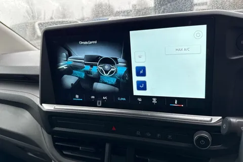 MF25HSZ Volkswagen Transporter 2.0 TDI 110 Commerce Plus Van Thumbnail #20